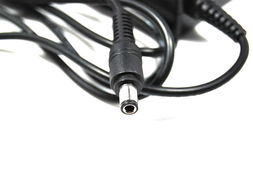 吉摩东芝15V 3A笔记本电源适配器 图片解析与产品特性介绍